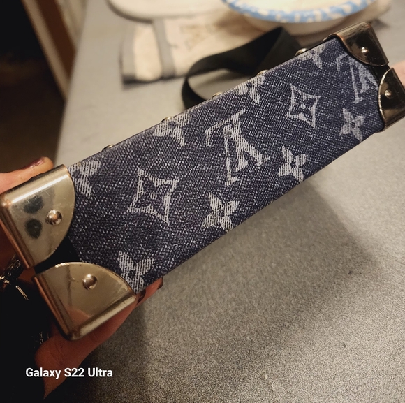 Louis Vuitton  handbag/ over the shoulder - Picture 6 of 7